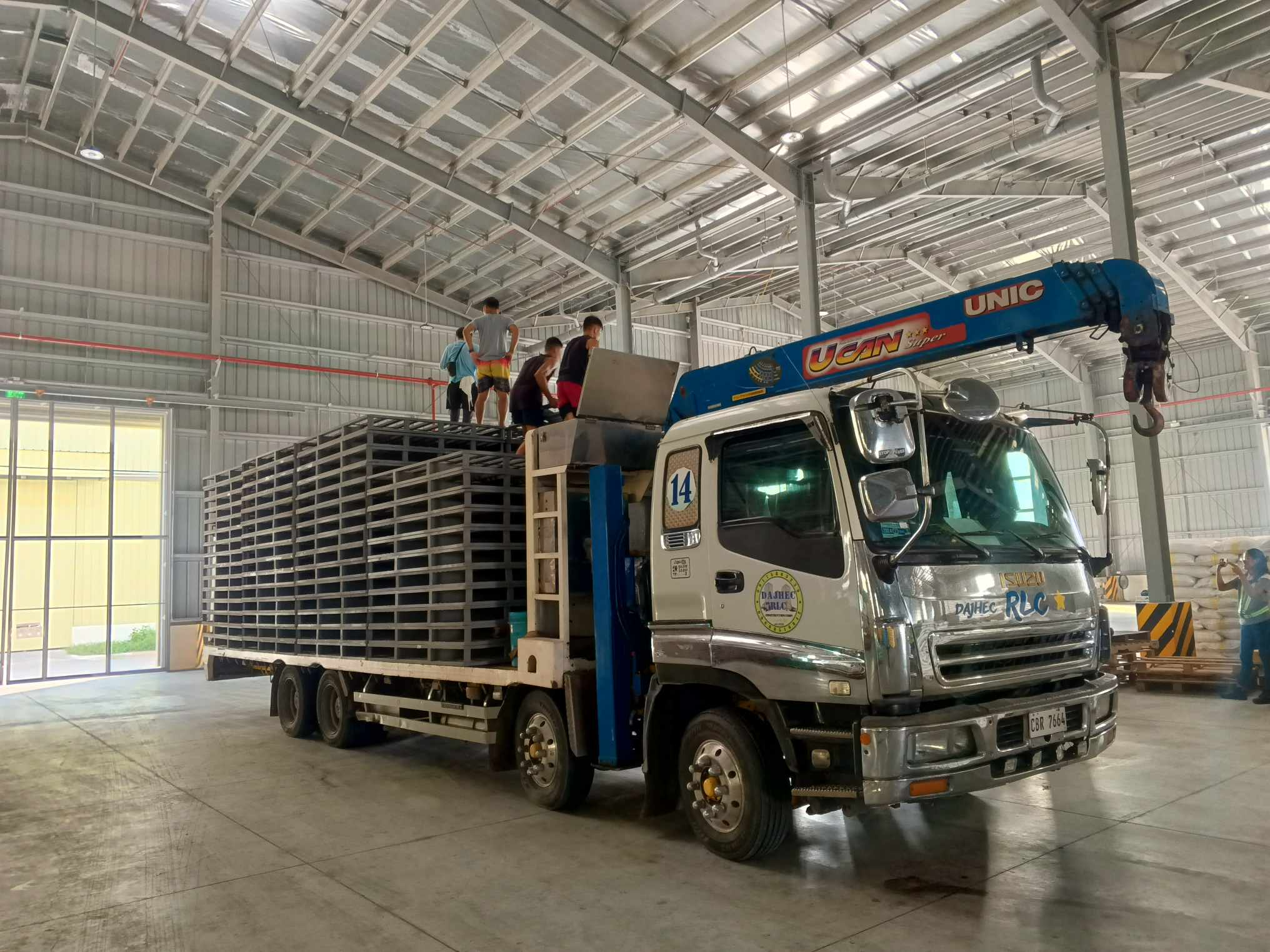 16 TONNER BOOM TRUCK