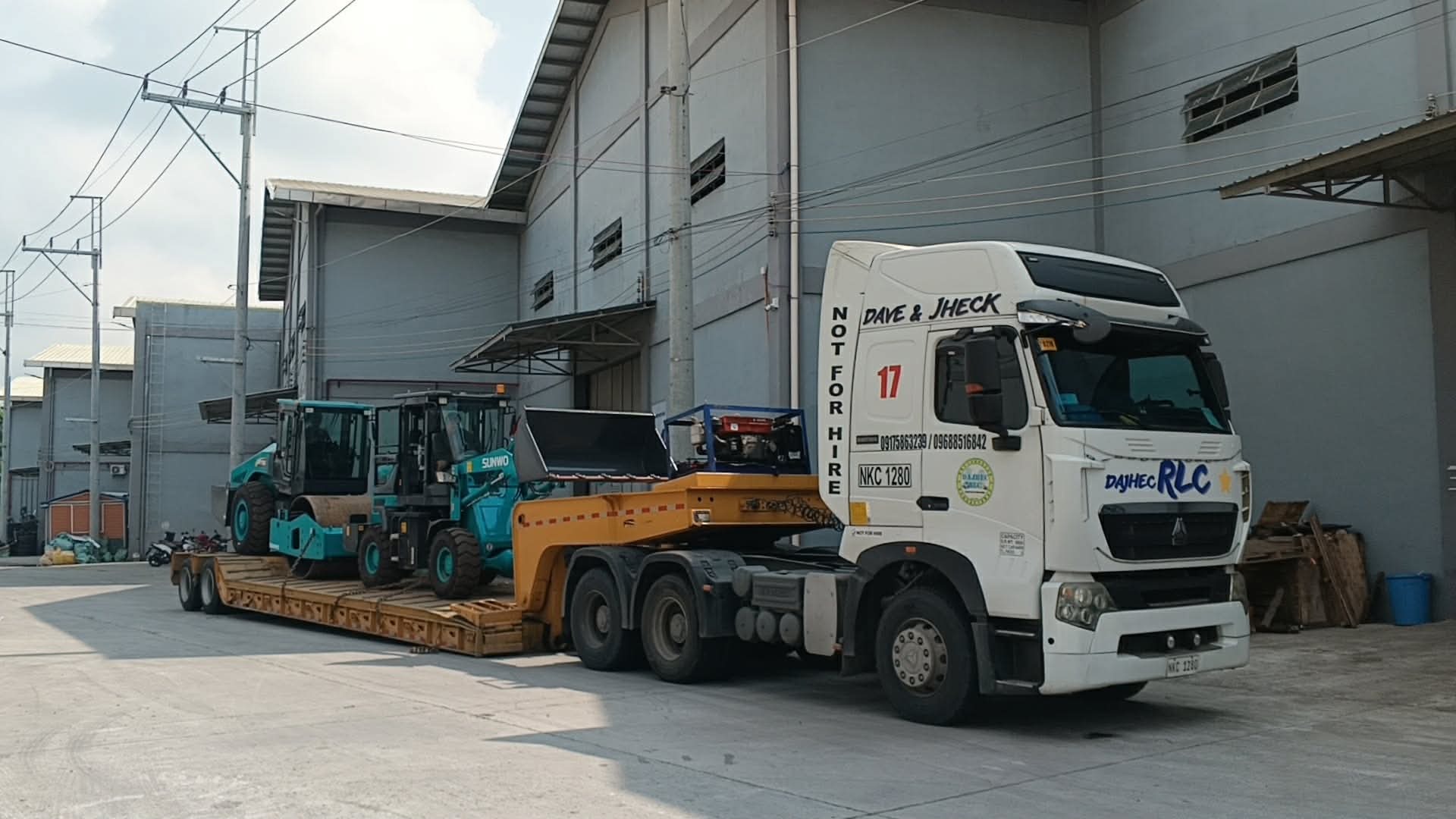16W LOWBED TRAILER (LB 17)