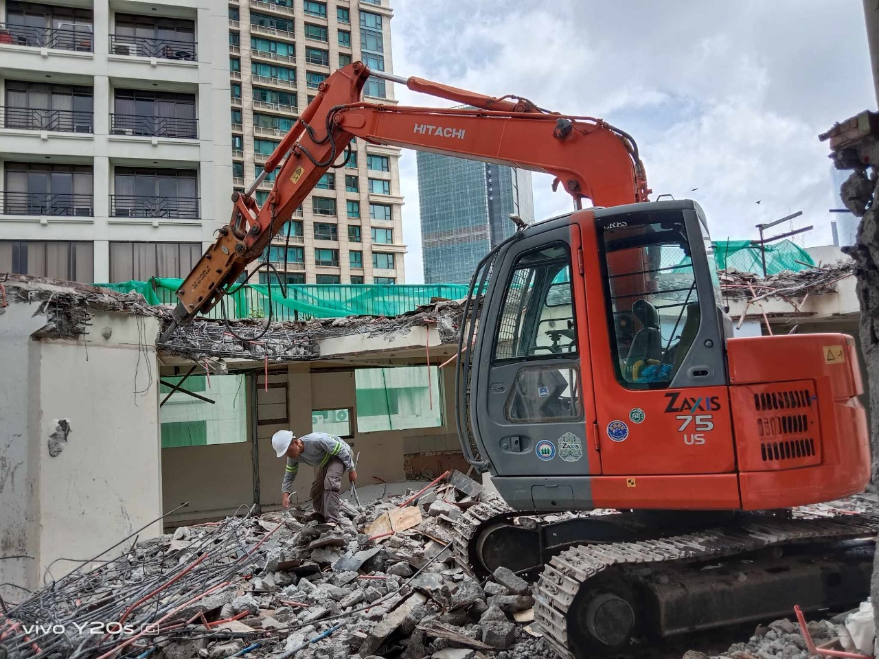 HITACHI ZAXIS-75 EXCAVATOR
