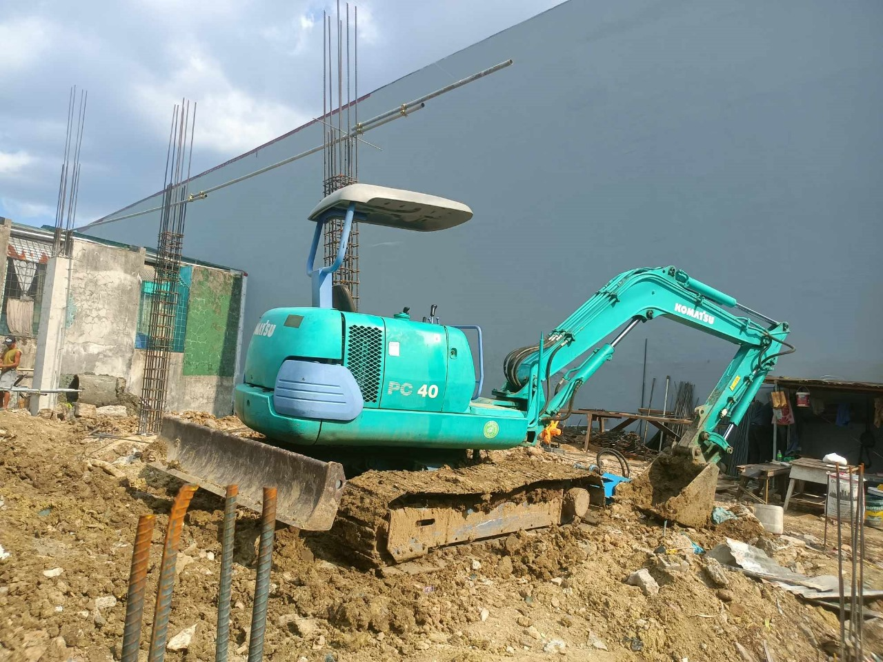 KOMATSU PC-40 EXCAVATOR